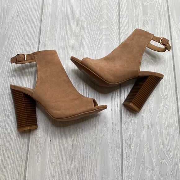 Lulus Women's Budding Romance Tan Stacked Heel Peep Toe Heels Size 9 - Picture 4 of 11